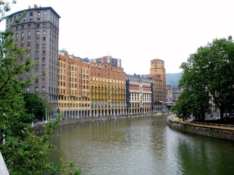 Floden gennem Bilbao