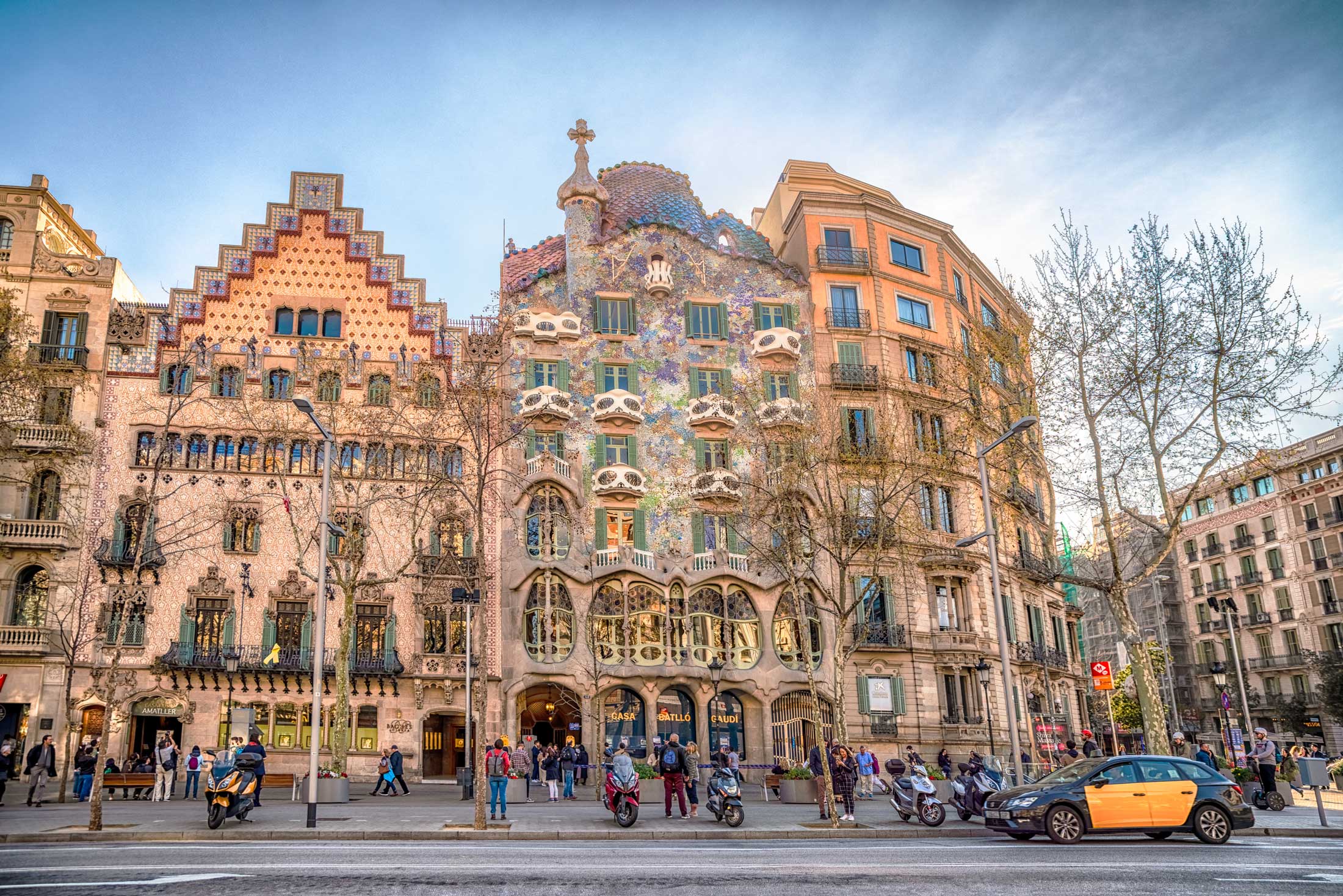Facaden på Casa Battló i Barcelona