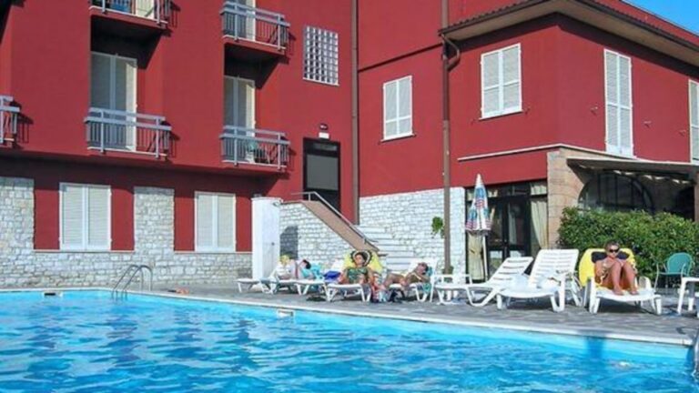 Hotel Cavalieri med pool