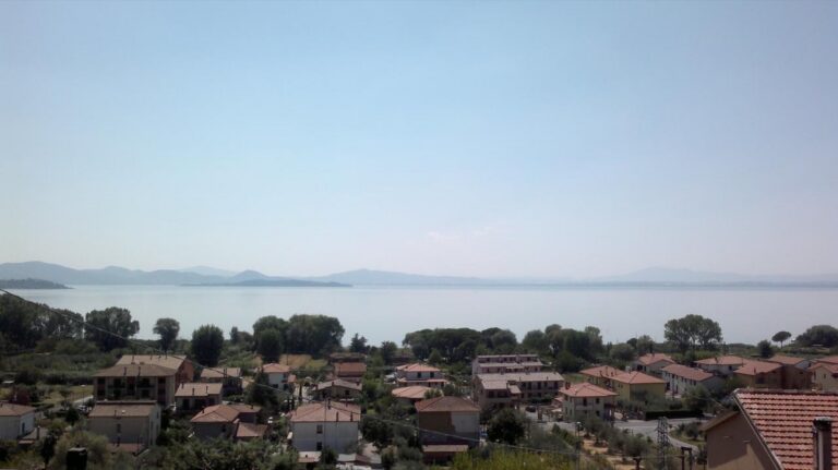 Udsigt over Trasimeno-søen fra Hotel Cavalieri