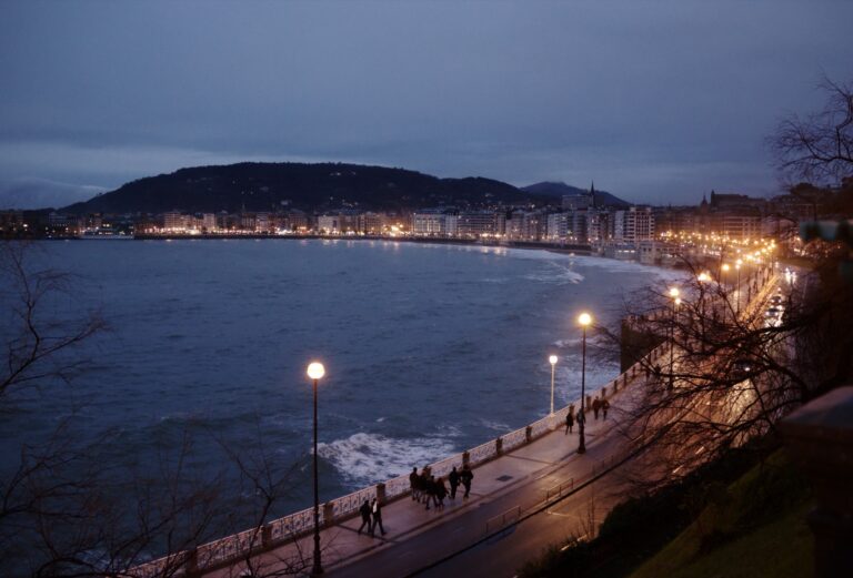 La Concha i San Sebastián om aftenen