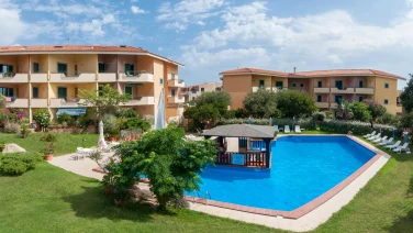 Pool ved Residence I Mirti Bianchi